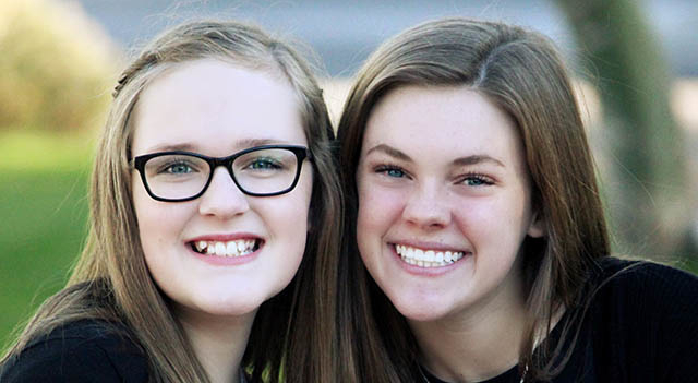 teenage girls smiling 640.jpg